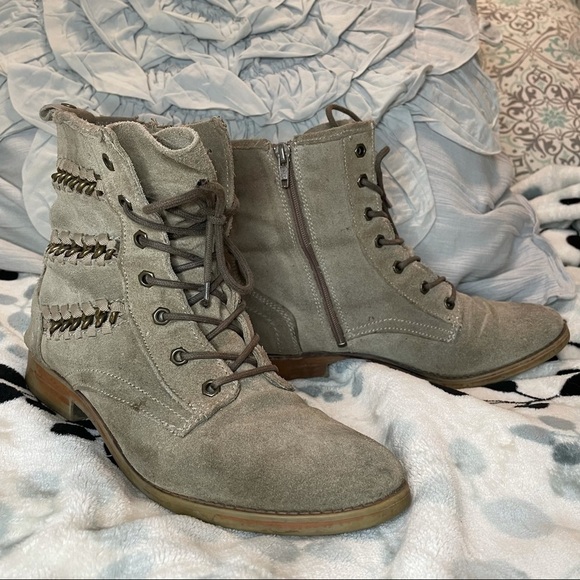 Lavorazione Artigiana Leather Lace Up Dessert Boots  metal chain detailing 8 - Picture 1 of 8